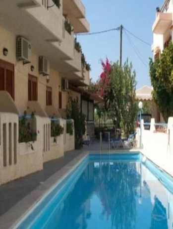Imagen de la piscina del Hotel Elida. Foto 16