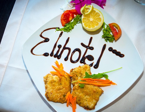 Imagen del bar/restaurante del Hotel Elihotel. Foto 10