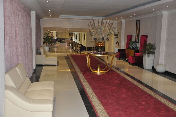 Imagen de los interiores del Hotel Elilly International. Foto 7