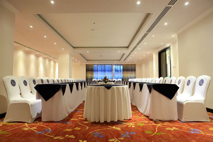 Imagen de los interiores del Hotel Elilly International. Foto 13