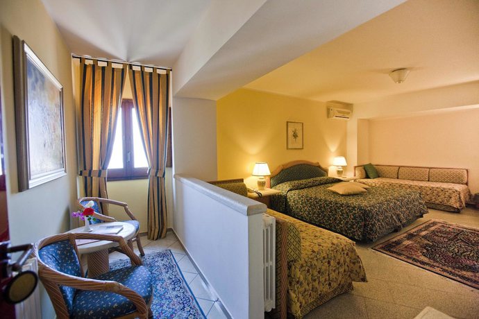 Imagen de la habitación del Hotel Elimo. Foto 5