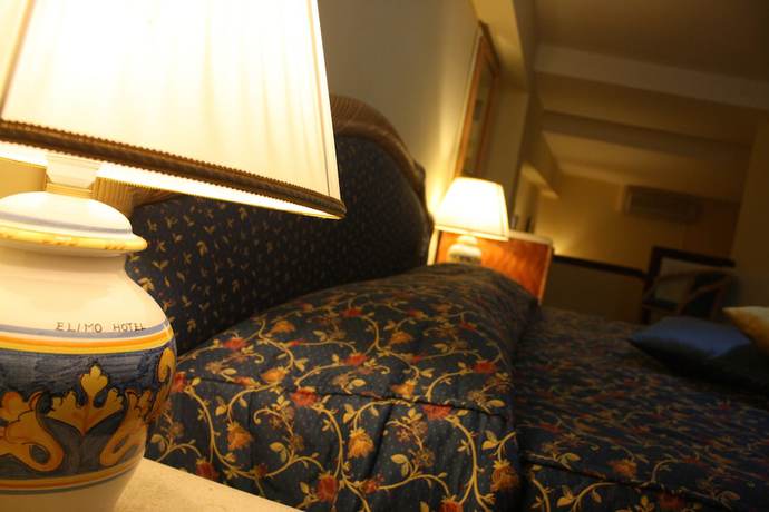 Imagen de la habitación del Hotel Elimo. Foto 13
