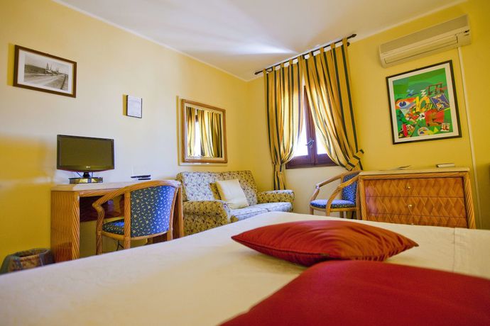 Imagen de la habitación del Hotel Elimo. Foto 14