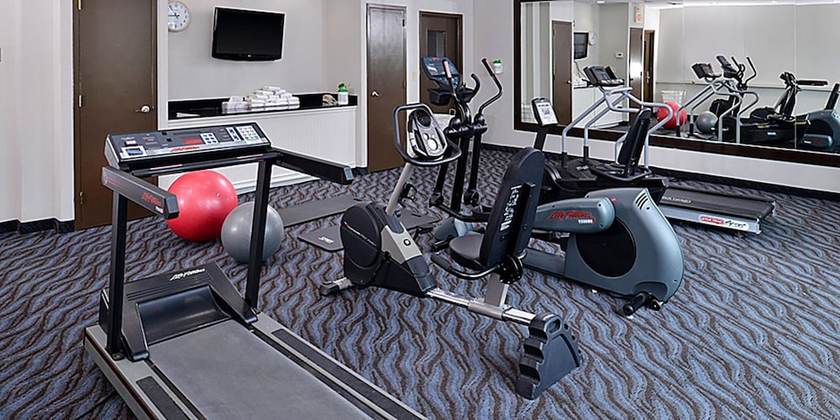 Imagen de los interiores del Hotel Elimwood. Foto 16