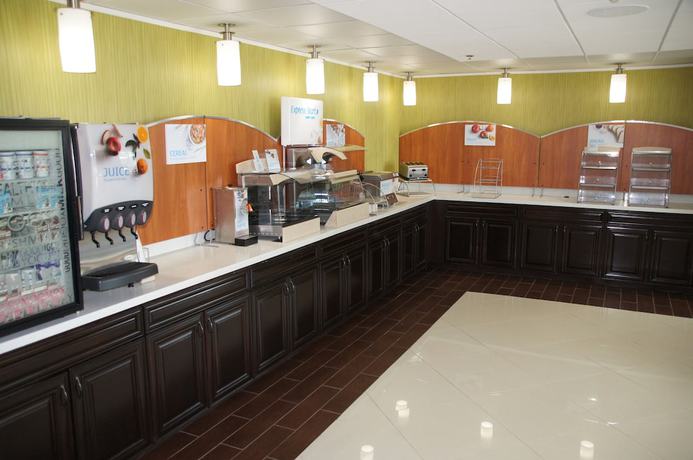 Imagen del bar/restaurante del Hotel Elimwood. Foto 2