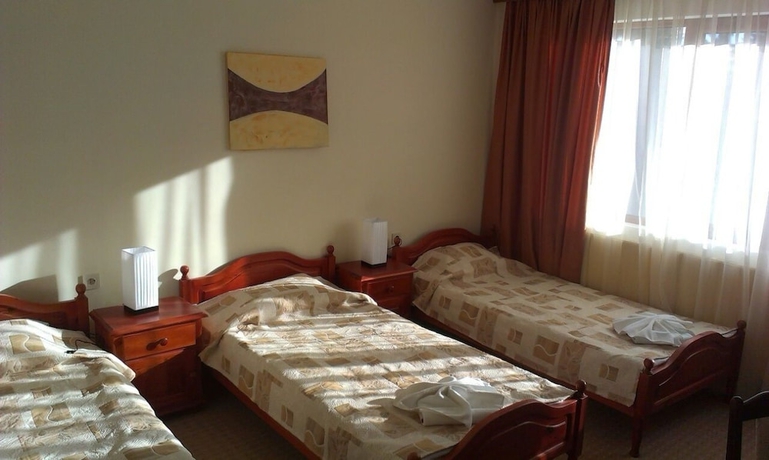 Imagen de la habitación del Hotel Elina. Foto 7