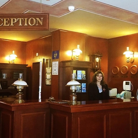 Imagen de los interiores del Hotel Elina. Foto 18