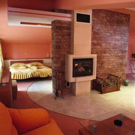 Imagen de la habitación del Hotel Elina. Foto 11