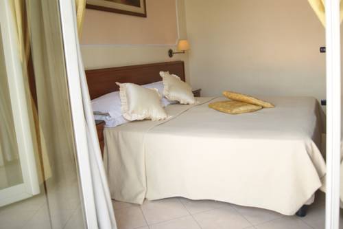 Imagen de la habitación del Hotel Elio. Foto 5