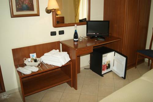 Imagen de la habitación del Hotel Elio. Foto 6