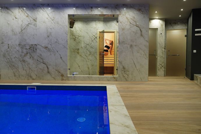 Imagen de la piscina del Hotel Elion, Erev&aacute;n. Foto 20