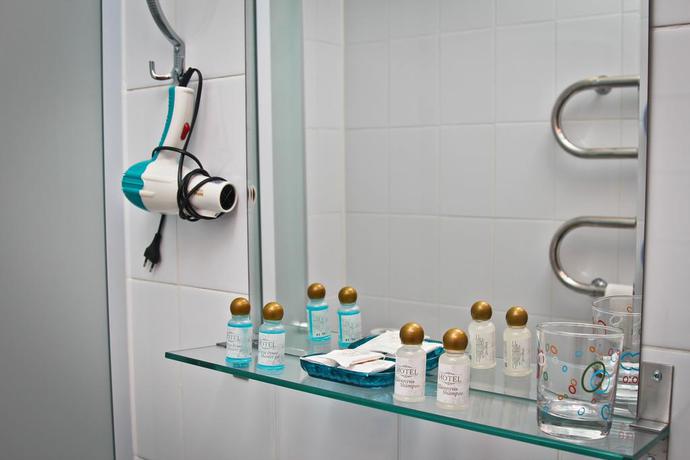 Imagen de la habitación del Hotel Elion. Foto 6