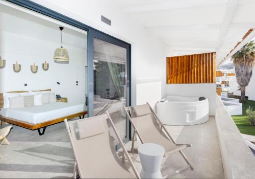 Imagen de la habitación del Hotel Elion Seaside Resort. Foto 17