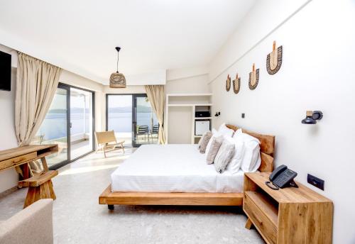 Imagen de la habitación del Hotel Elion Seaside Resort. Foto 19