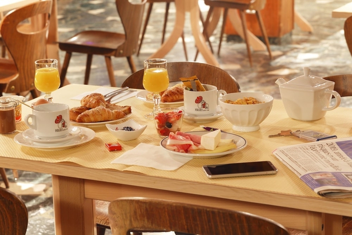 Imagen del bar/restaurante del Hotel Eliova- L'eau Vive. Foto 3