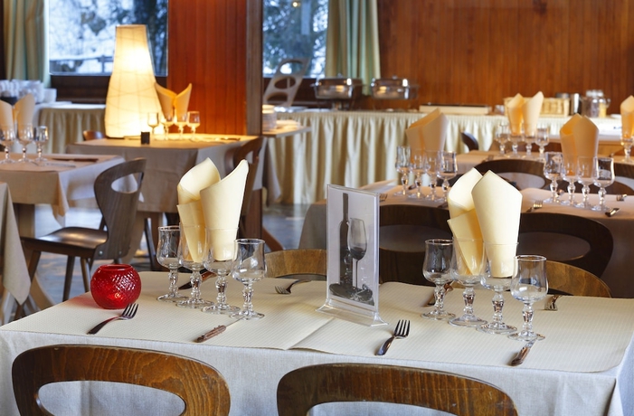 Imagen del bar/restaurante del Hotel Eliova- L'eau Vive. Foto 5