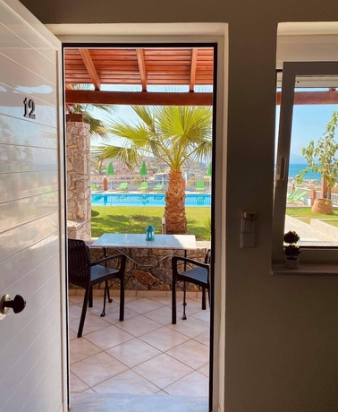 Imagen de la habitación del Hotel Eliros Studios. Foto 2