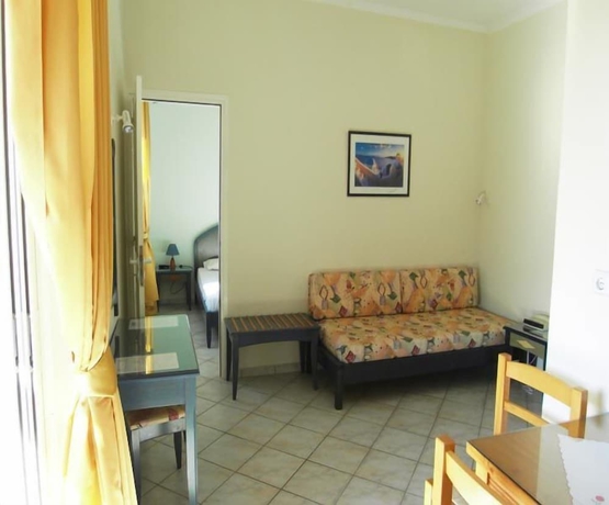 Imagen de la habitación del Hotel Eliros Studios. Foto 4