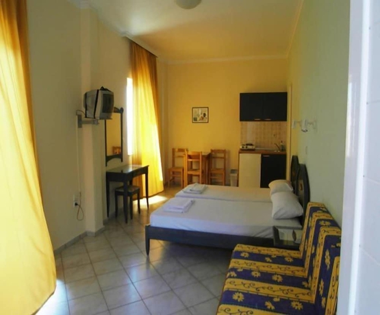 Imagen de la habitación del Hotel Eliros Studios. Foto 9