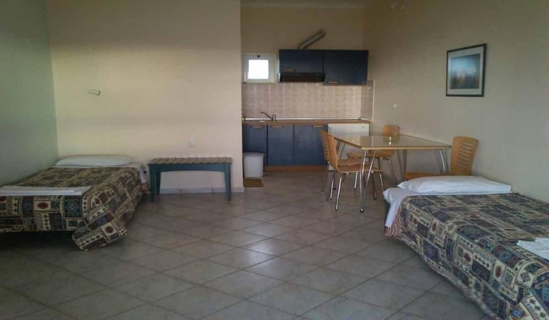 Imagen de la habitación del Hotel Eliros Studios. Foto 11