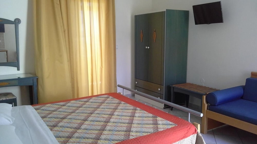 Imagen de la habitación del Hotel Eliros Studios. Foto 14