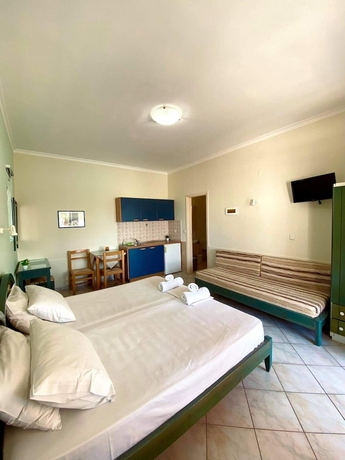 Imagen de la habitación del Hotel Eliros Studios. Foto 17