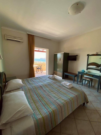 Imagen de la habitación del Hotel Eliros Studios. Foto 18