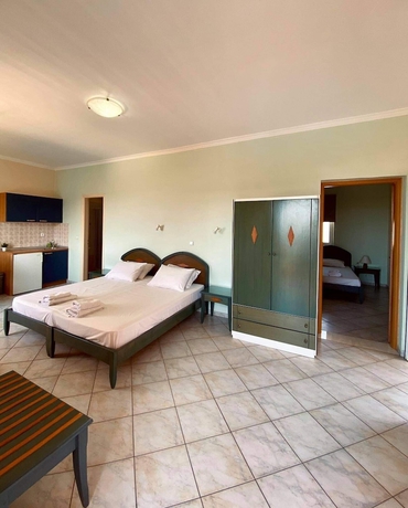 Imagen de la habitación del Hotel Eliros Studios. Foto 19