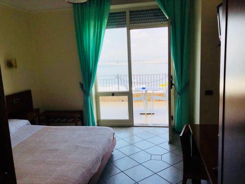 Imagen de la habitación del Hotel Elisabetta, Castellammare di Stabia. Foto 6