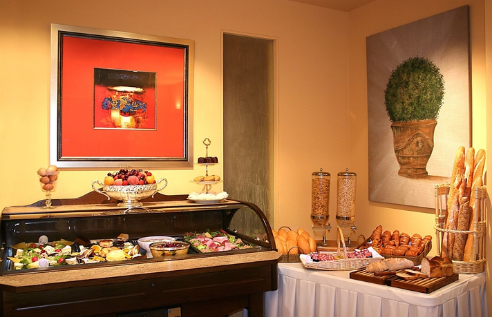 Imagen del bar/restaurante del Hotel Eliseo, Lourdes. Foto 8