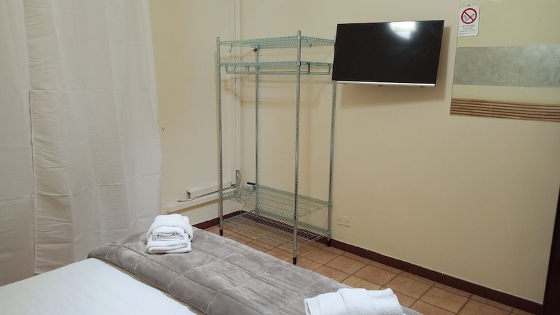 Imagen de la habitación del Hotel Eliseo Napoli. Foto 4