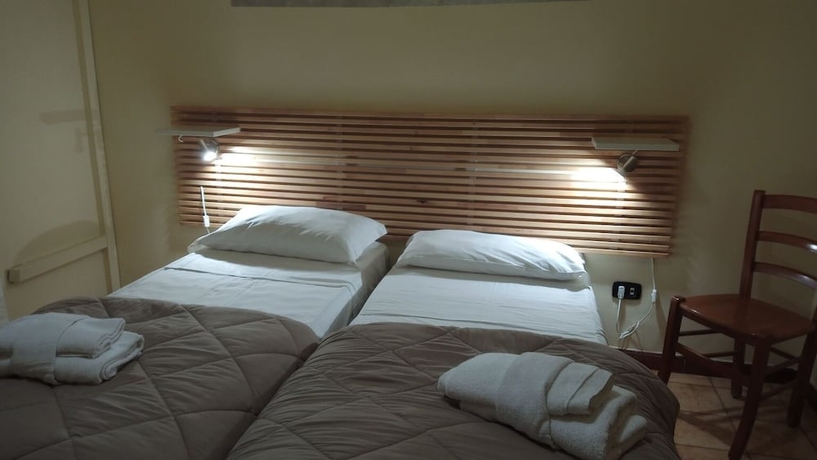 Imagen de la habitación del Hotel Eliseo Napoli. Foto 6