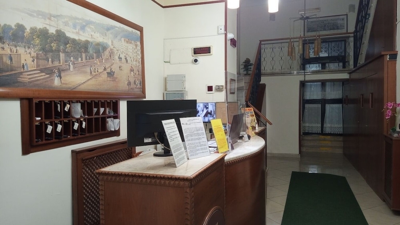 Imagen de los interiores del Hotel Eliseo Napoli. Foto 18