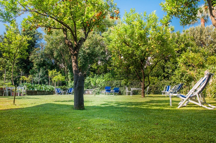 Imagen de los exteriores del Hotel Eliseo Park's. Foto 5