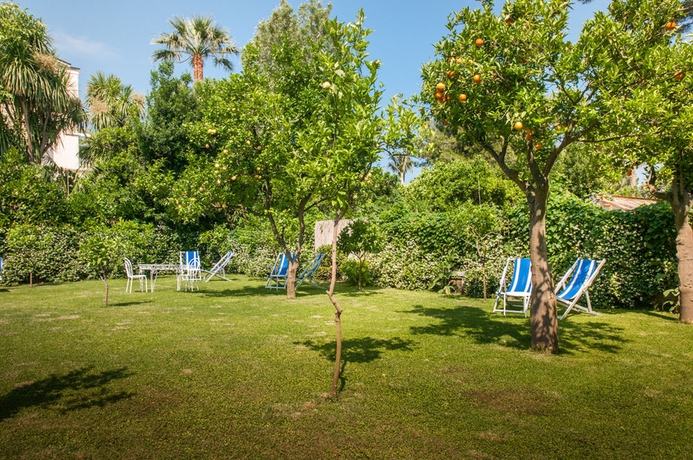 Imagen de los exteriores del Hotel Eliseo Park's. Foto 7