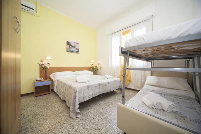 Imagen de la habitación del Hotel Eliseo, Rimini. Foto 13