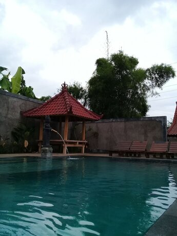 Imagen general del Hotel Eliska Sari Bungalows. Foto 1