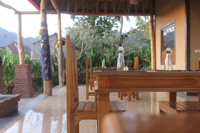 Imagen de los interiores del Hotel Eliska Sari Bungalows. Foto 32