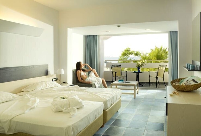 Imagen de la habitación del Hotel Elissa Adults-only Lifestyle Beach Resort. Foto 7
