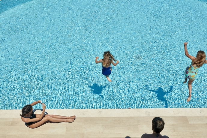 Imagen de la piscina del Hotel Elissa Adults-only Lifestyle Beach Resort. Foto 16