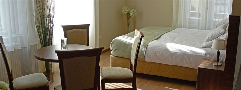 Imagen de la habitación del Hotel Elit. Foto 6