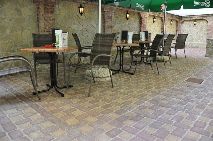 Imagen del bar/restaurante del Hotel Elit. Foto 1