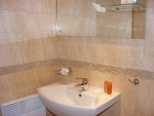 Imagen general del Hotel Elit, Pernik Ciudad. Foto 28