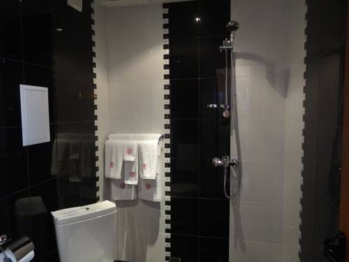 Imagen general del Hotel Elit, Pernik Ciudad. Foto 34
