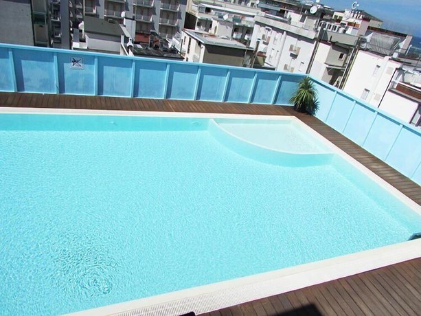 Imagen de la piscina del Hotel Elite, Cattolica. Foto 19