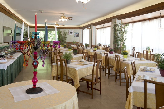 Imagen del bar/restaurante del Hotel Elite, Cervia. Foto 1