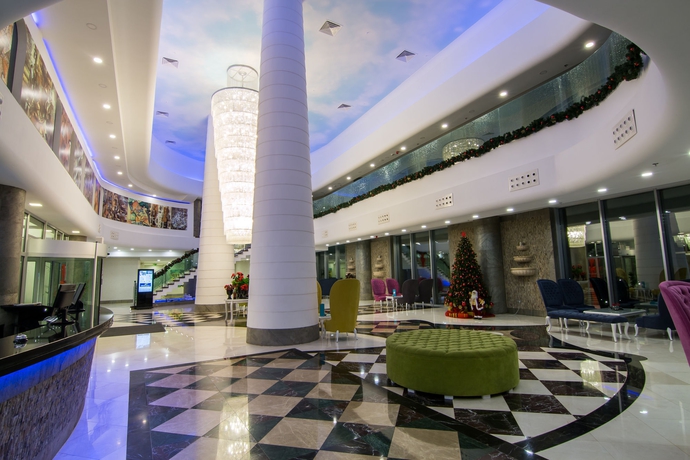 Imagen de los interiores del Hotel Elite Darica. Foto 12