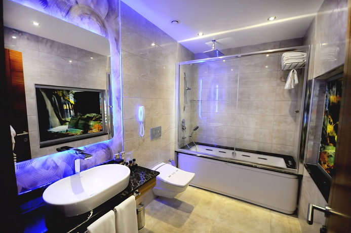 Imagen de la habitación del Hotel Elite Darica. Foto 8