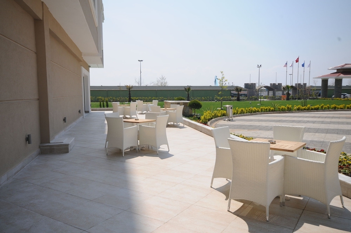 Imagen de los exteriores del Hotel Elite Darica. Foto 10