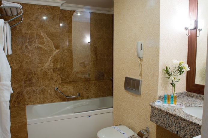 Imagen de la habitación del Hotel Elite Dragos. Foto 4